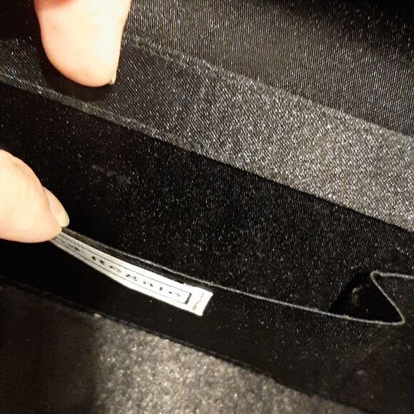 La Regale Black Wristlet Purse - Picture 6 of 10